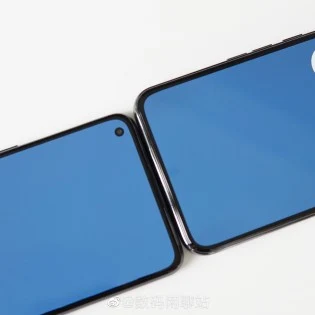 펀치홀폰과 ZTE Axon 20 비교